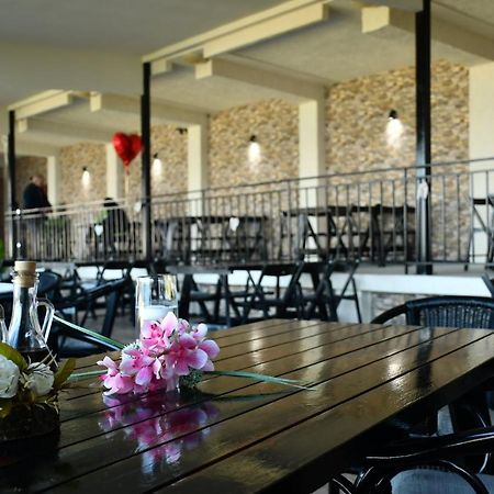 Хотел Тримата Мускетари Varna Extérieur photo