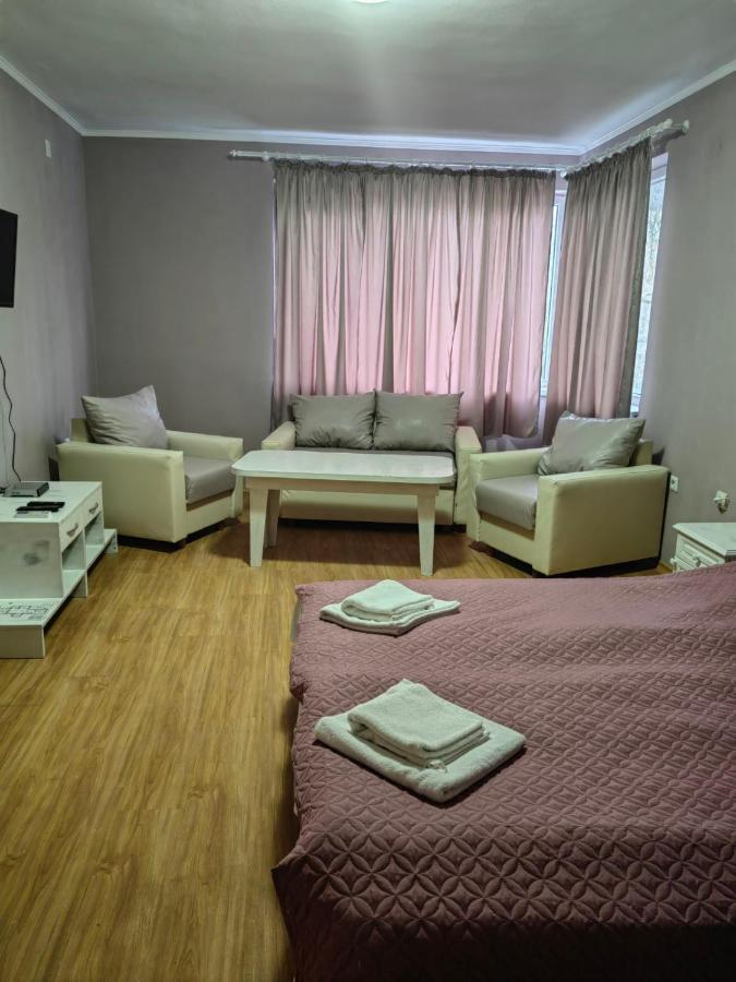 Хотел Тримата Мускетари Varna Extérieur photo