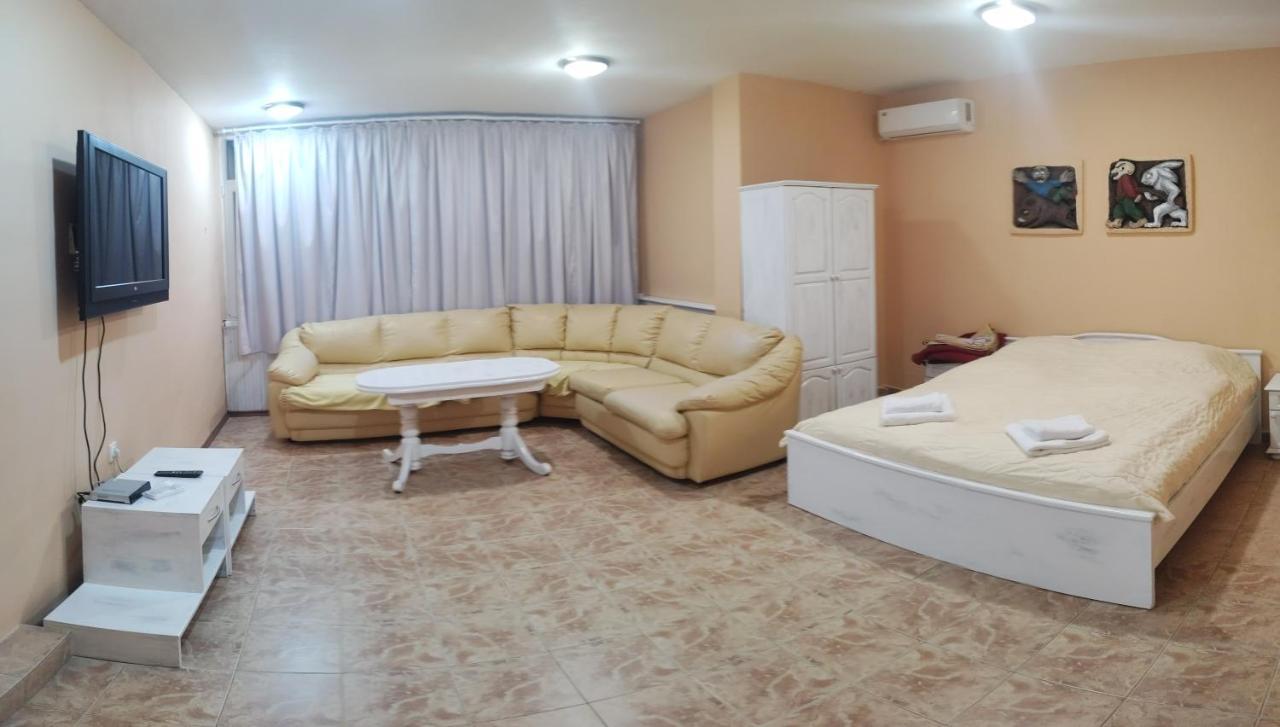 Хотел Тримата Мускетари Varna Extérieur photo